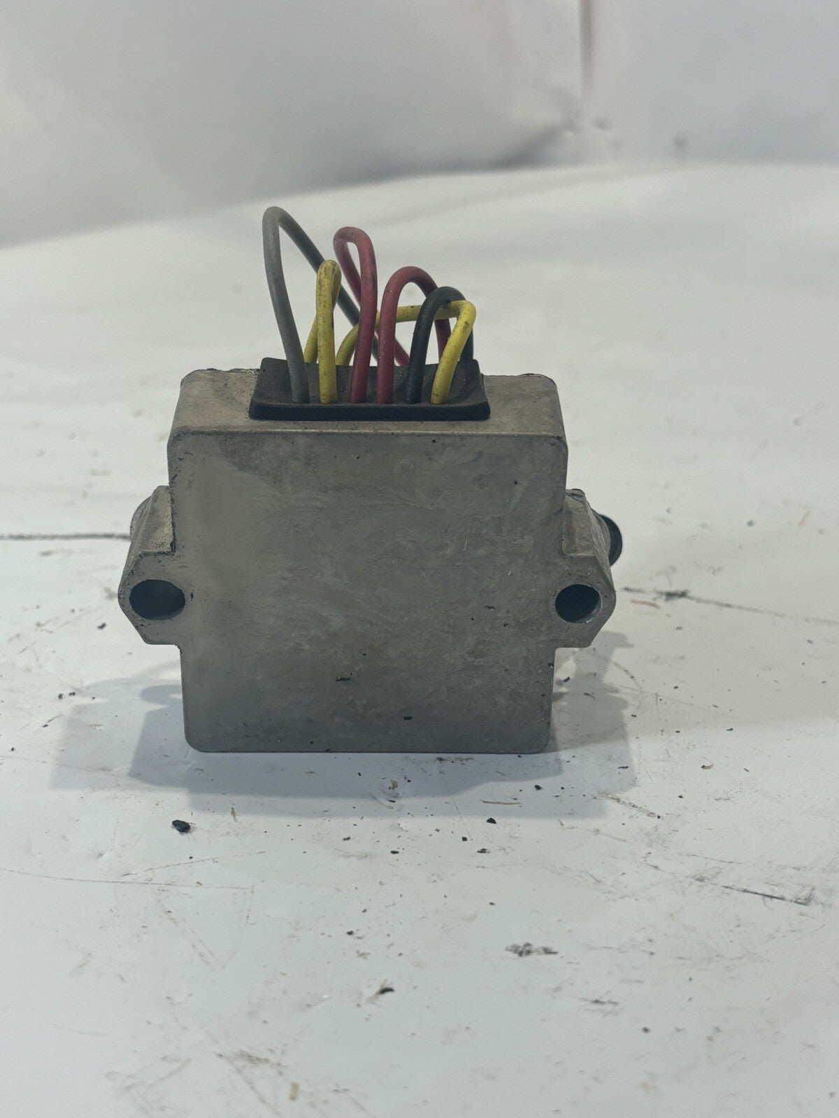 883072T2 883072T1 Mercury 2000-05 Voltage Regulator 135 140 + HP OEM and bracket