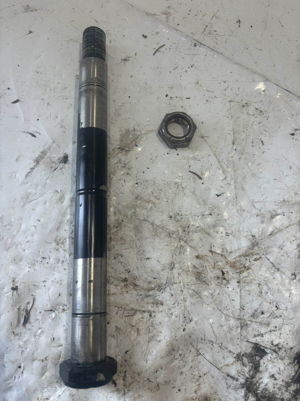 125 75 80 90 100 115 150hp Mercury tilt tube 826125A1