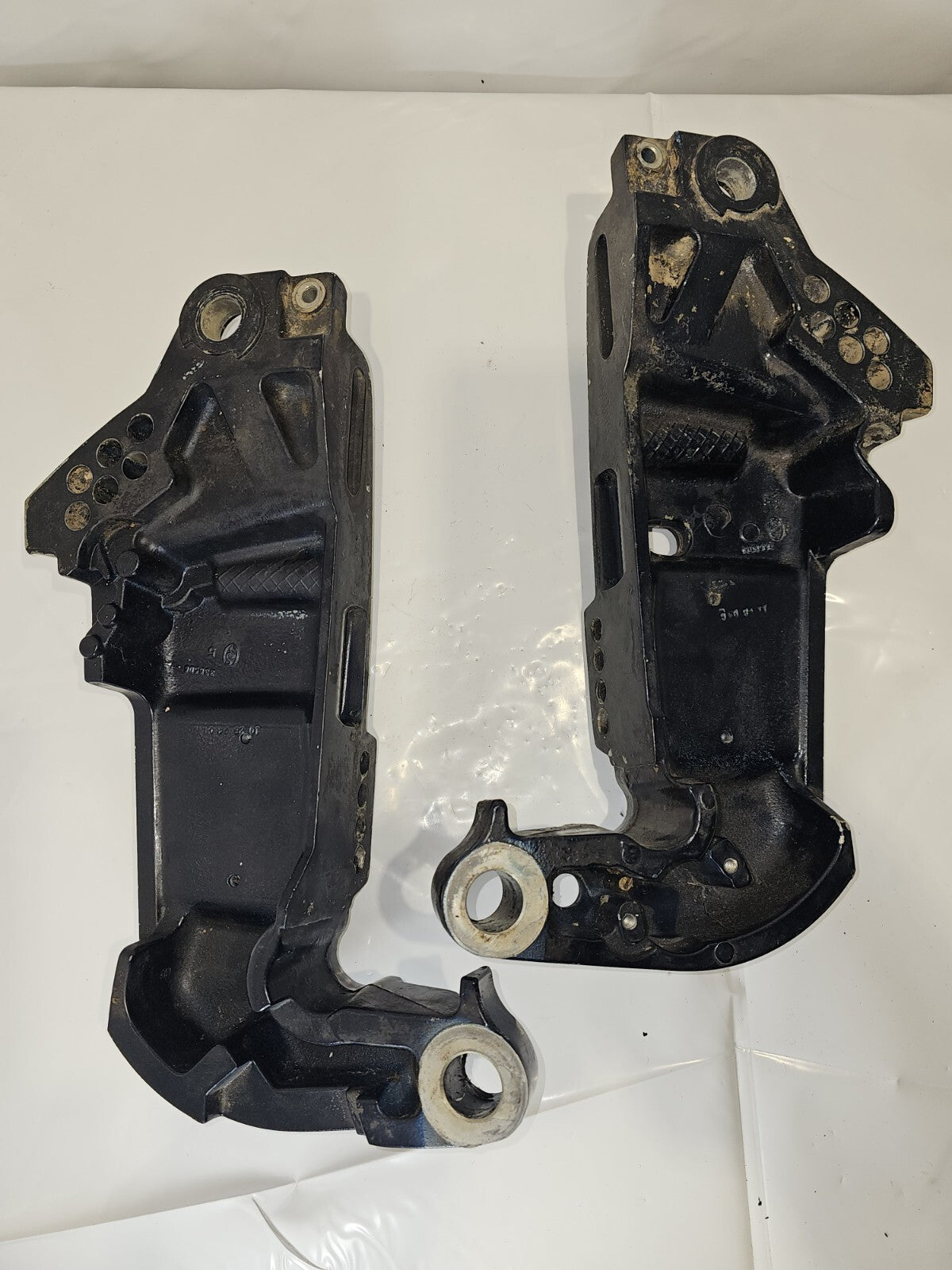 OMC Evinrude Johnson 336506 336505 Stern Bracket Set OEM