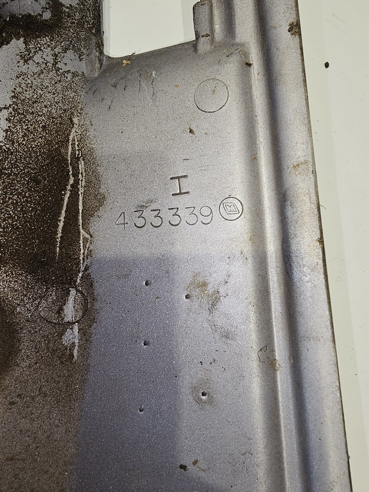 433338 433339 Johnson Evinrude 1991-2001 Lower Engine Cowl Set 90 100 105 115 HP