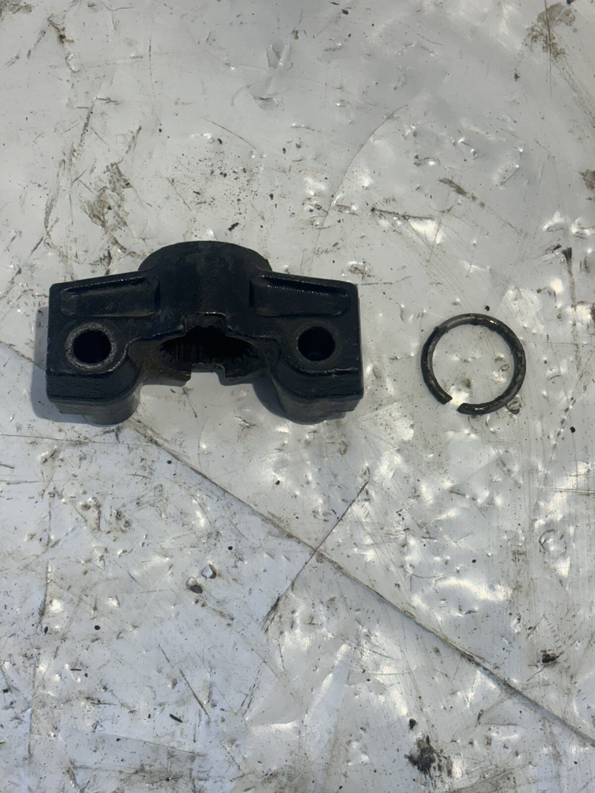 Mercury 1987 1988 - 2006 Bottom Yoke 75 80 90 100 115 125 HP READY TO INSTALL