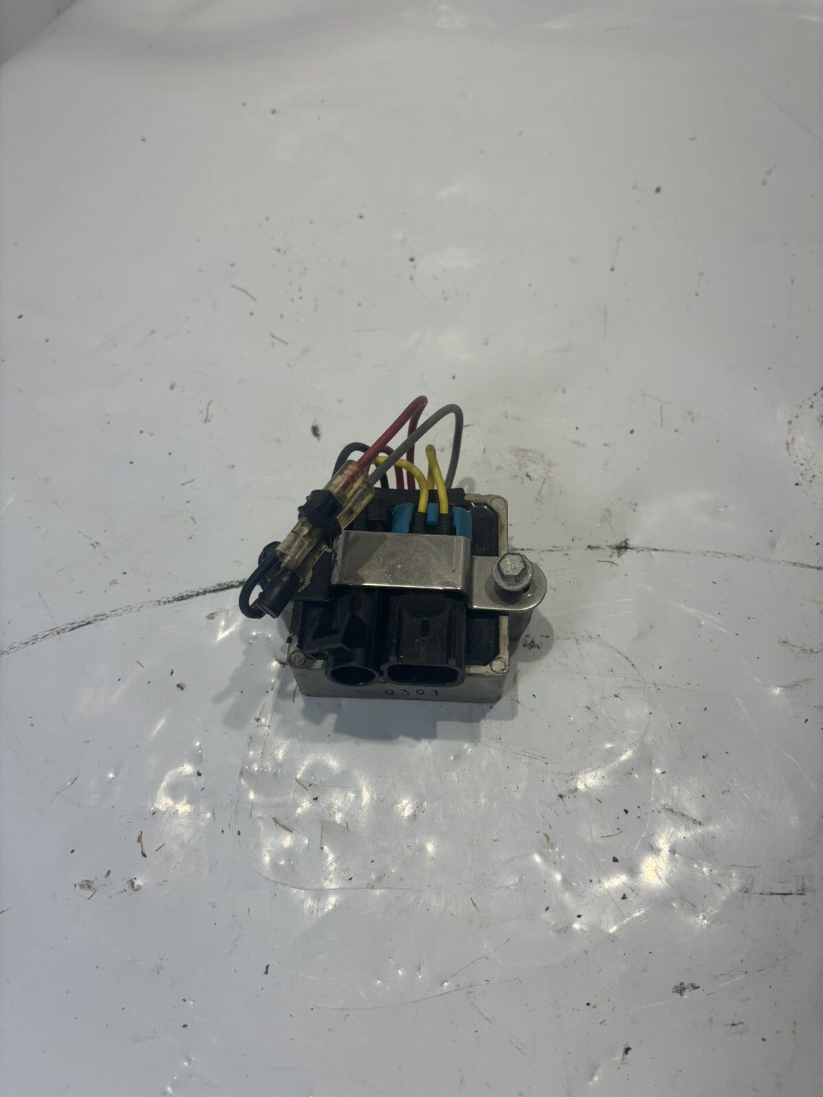 883072T2 883072T1 Mercury 2000-05 Voltage Regulator 135 140 + HP OEM and bracket