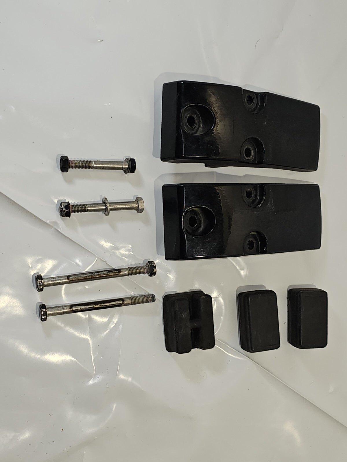 Mercury Mariner 15-25 HP Lower Mount Cover Set & Bumpers 17232A2 17232A1 85123 